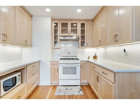 1933 SE 27th Avenue Portland OR 97214