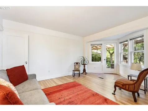 1933 SE 27th Avenue Portland OR 97214