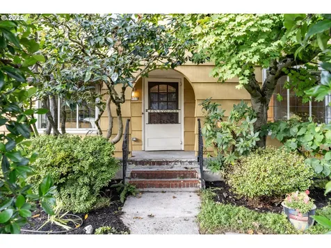 1933 SE 27th Avenue Portland OR 97214