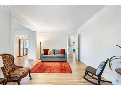 1933 SE 27th Avenue Portland OR 97214