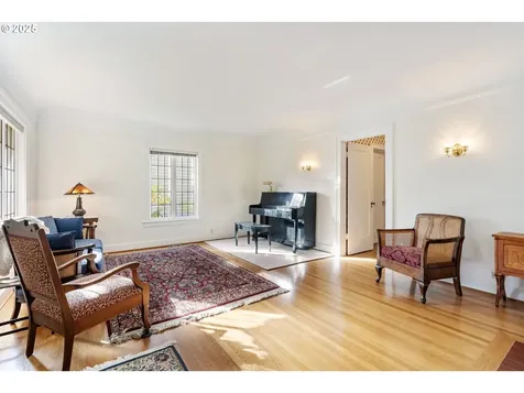 1933 SE 27th Avenue Portland OR 97214