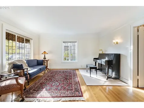 1933 SE 27th Avenue Portland OR 97214