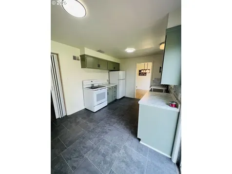 3145 Bell Avenue Eugene OR 97402