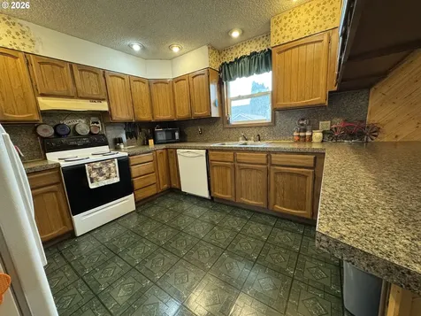 1060 D Street Baker City OR 97814