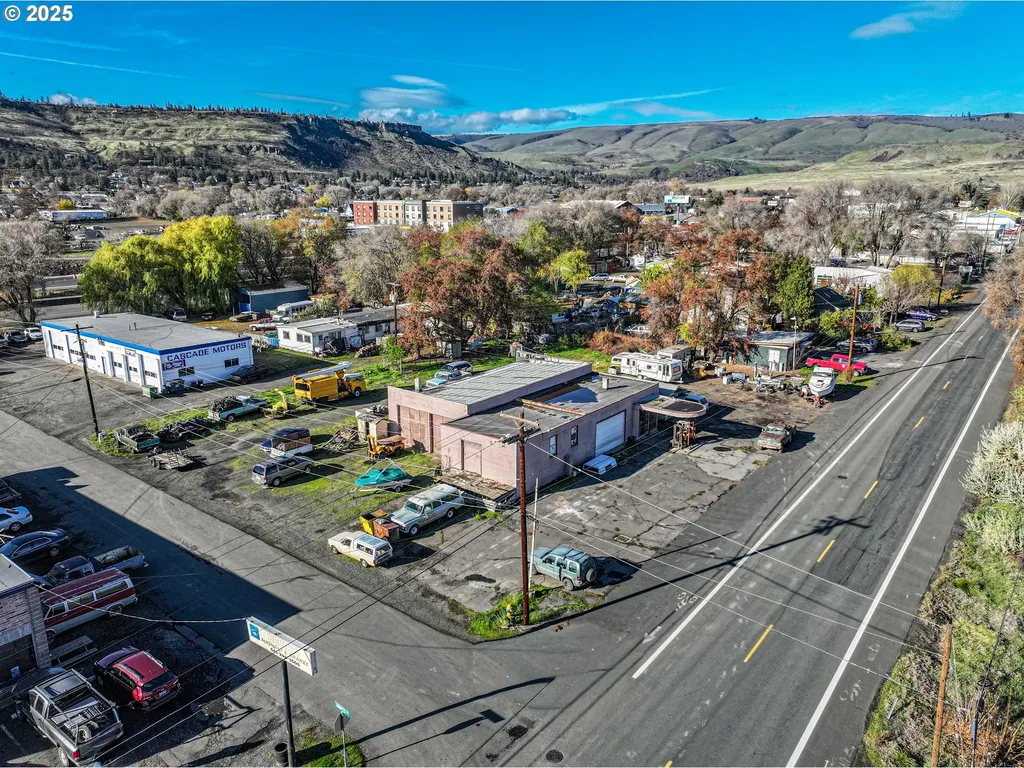 2812 W 2nd Street The Dalles OR 97058