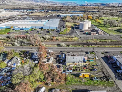 2812 W 2nd Street The Dalles OR 97058