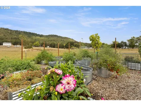4321 Happy Valley Road Roseburg OR 97471