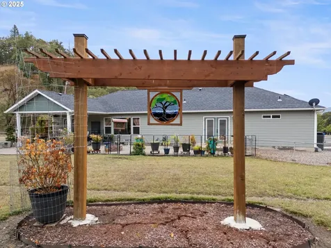 4321 Happy Valley Road Roseburg OR 97471