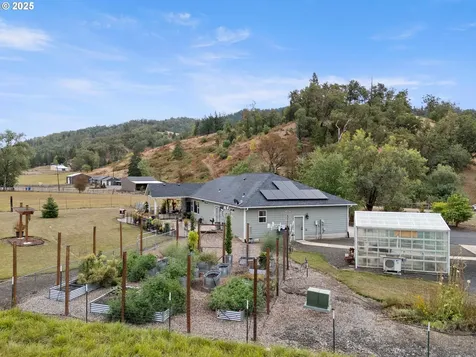 4321 Happy Valley Road Roseburg OR 97471