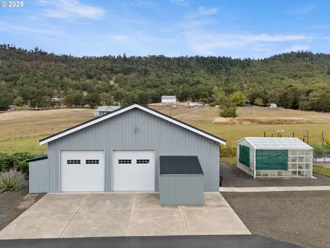 4321 Happy Valley Road Roseburg OR 97471