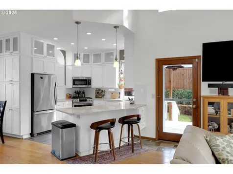 2708 Moon Mountain Drive Eugene OR 97403