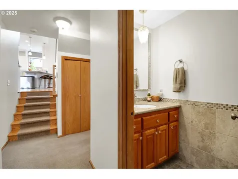 2708 Moon Mountain Drive Eugene OR 97403