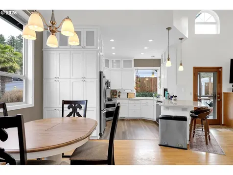 2708 Moon Mountain Drive Eugene OR 97403