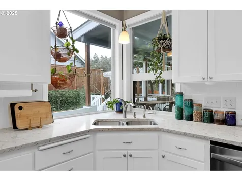 2708 Moon Mountain Drive Eugene OR 97403