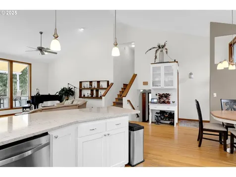 2708 Moon Mountain Drive Eugene OR 97403