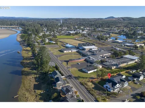 790 17th Avenue Seaside OR 97138
