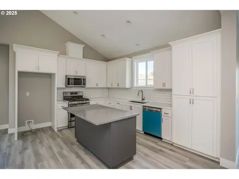 790 17th Avenue Seaside OR 97138