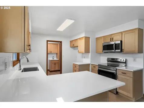 650 Dian Avenue NW Salem OR 97304