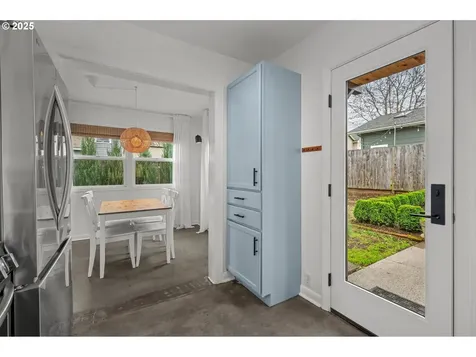6133 NE 9th Avenue Portland OR 97211