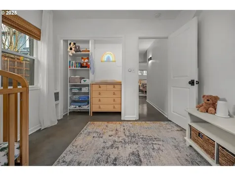 6133 NE 9th Avenue Portland OR 97211