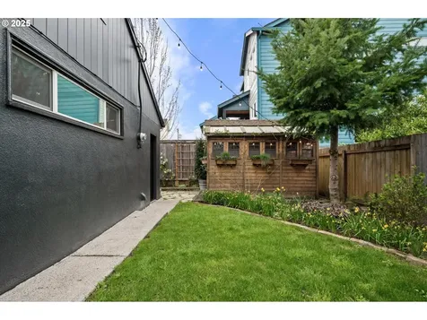 6133 NE 9th Avenue Portland OR 97211