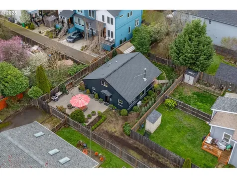 6133 NE 9th Avenue Portland OR 97211