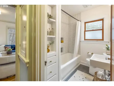 3317 NE 58th Avenue Portland OR 97213