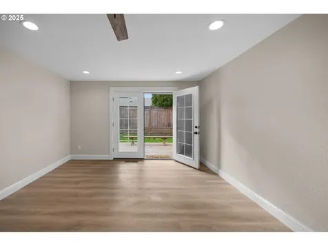 1677 SW Eastwood Court Gresham OR 97080