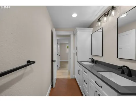 1677 SW Eastwood Court Gresham OR 97080