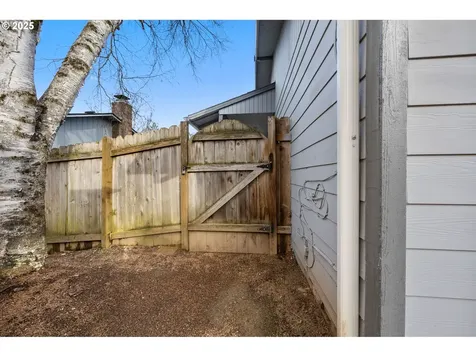1677 SW Eastwood Court Gresham OR 97080