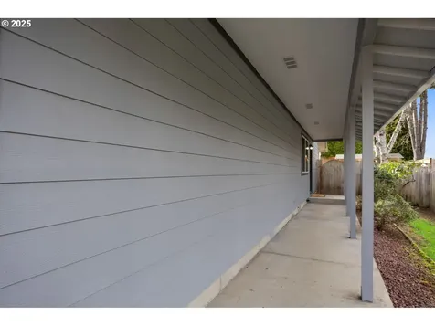 1677 SW Eastwood Court Gresham OR 97080