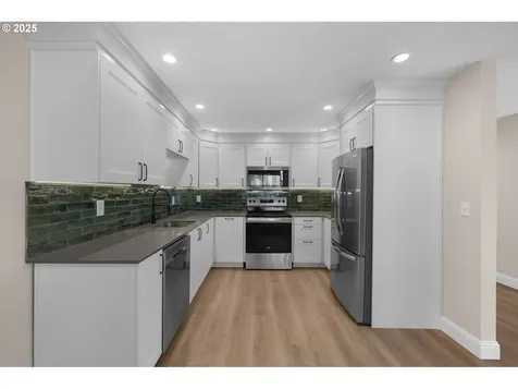 1677 SW Eastwood Court Gresham OR 97080