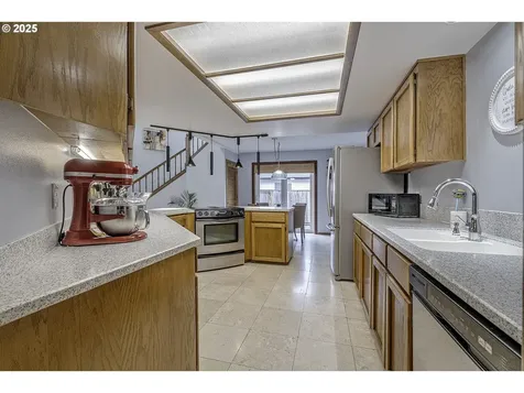 290 NE Donelson Street Hillsboro OR 97124