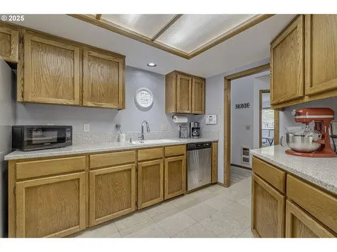 290 NE Donelson Street Hillsboro OR 97124