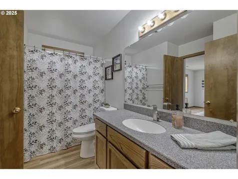 290 NE Donelson Street Hillsboro OR 97124