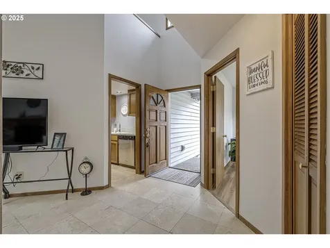 290 NE Donelson Street Hillsboro OR 97124