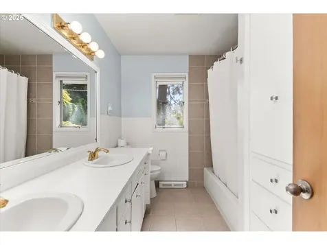 1110 E 28th Avenue Spokane WA 99203