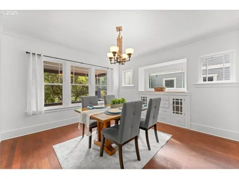 8005 SW 46th Avenue Portland OR 97219