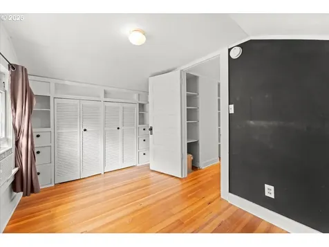 8005 SW 46th Avenue Portland OR 97219