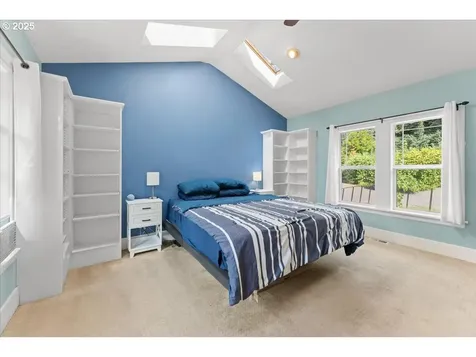 8005 SW 46th Avenue Portland OR 97219