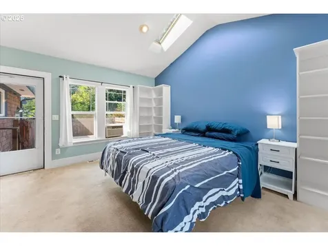 8005 SW 46th Avenue Portland OR 97219