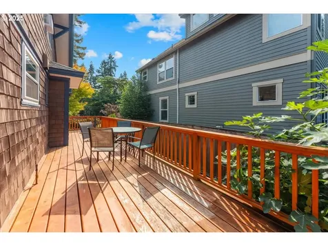 8005 SW 46th Avenue Portland OR 97219