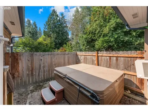8005 SW 46th Avenue Portland OR 97219