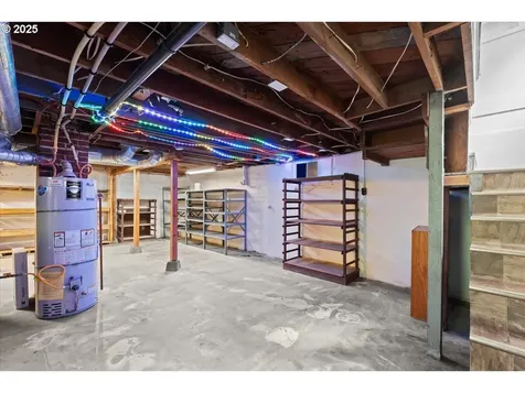 8005 SW 46th Avenue Portland OR 97219