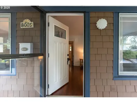 8005 SW 46th Avenue Portland OR 97219