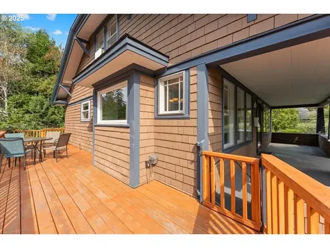 8005 SW 46th Avenue Portland OR 97219