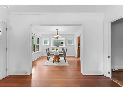 8005 SW 46th Avenue Portland OR 97219