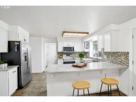 527 Willamina Avenue Forest Grove OR 97116
