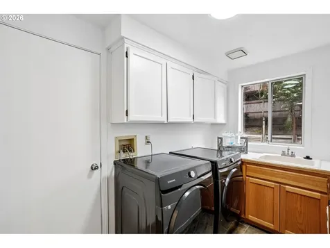527 Willamina Avenue Forest Grove OR 97116