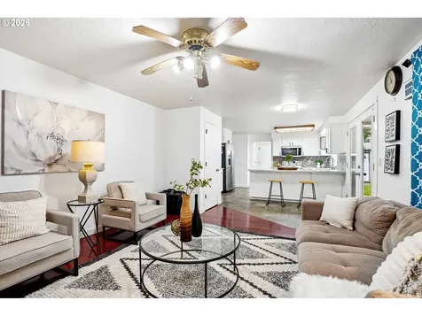 527 Willamina Avenue Forest Grove OR 97116